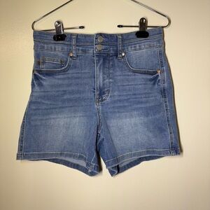Judy Blue Medium Wash High-Rise Denim Shorts